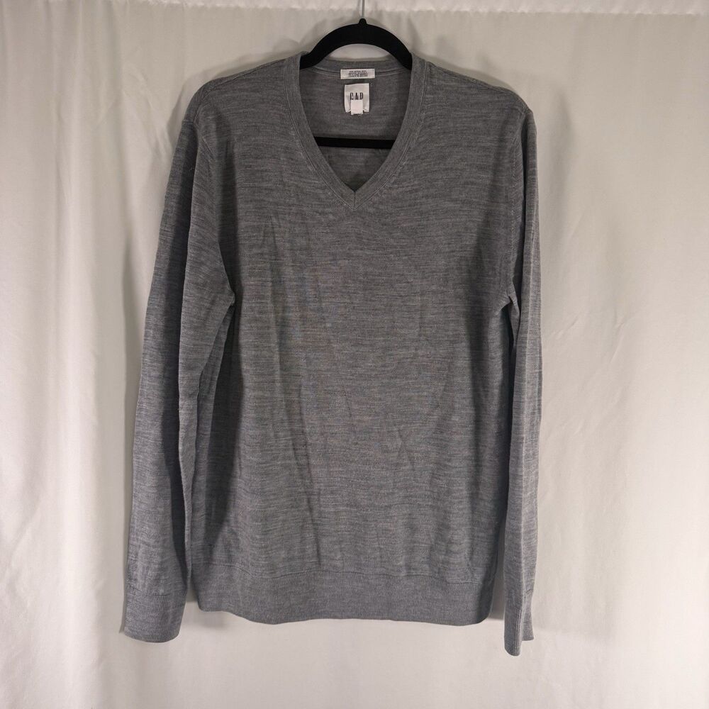 Gap 100% Merino Wool Sweater Men's Medium Heathered Grey Vneck Pullover